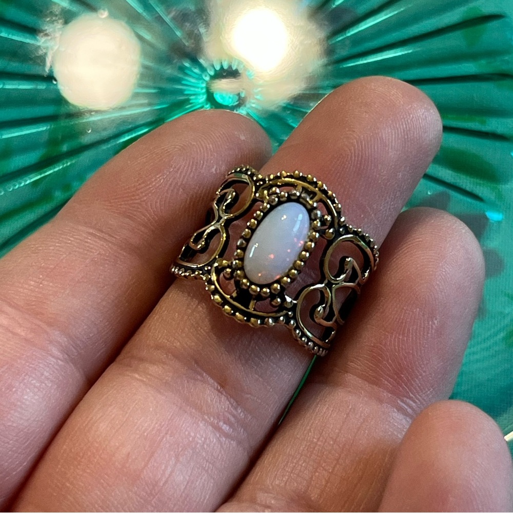 Vintage Sarah Coventry Signed Lovely Lady Adjustable Gold Tone Metal Ring